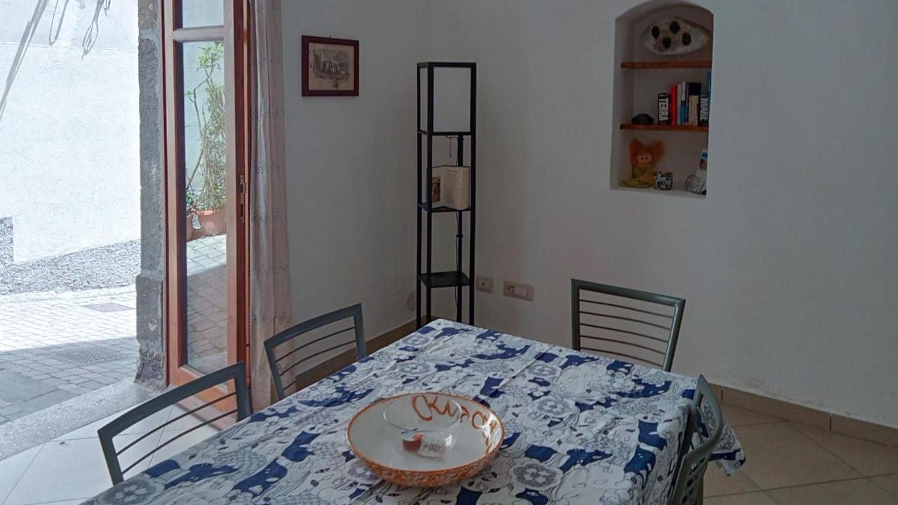 Casa Vacanza U Curtigghiu Липари Экстерьер фото